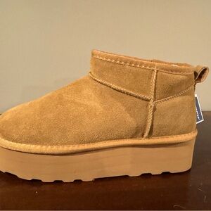 Booties Brand New for Women , Size 11 with Memory Foam, Water Repellent , Suede